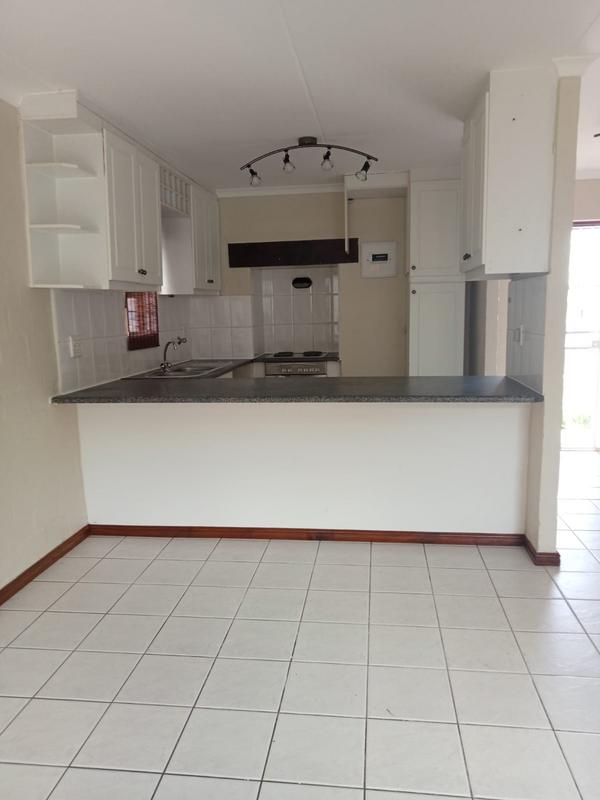 To Let 2 Bedroom Property for Rent in Parklands Western Cape